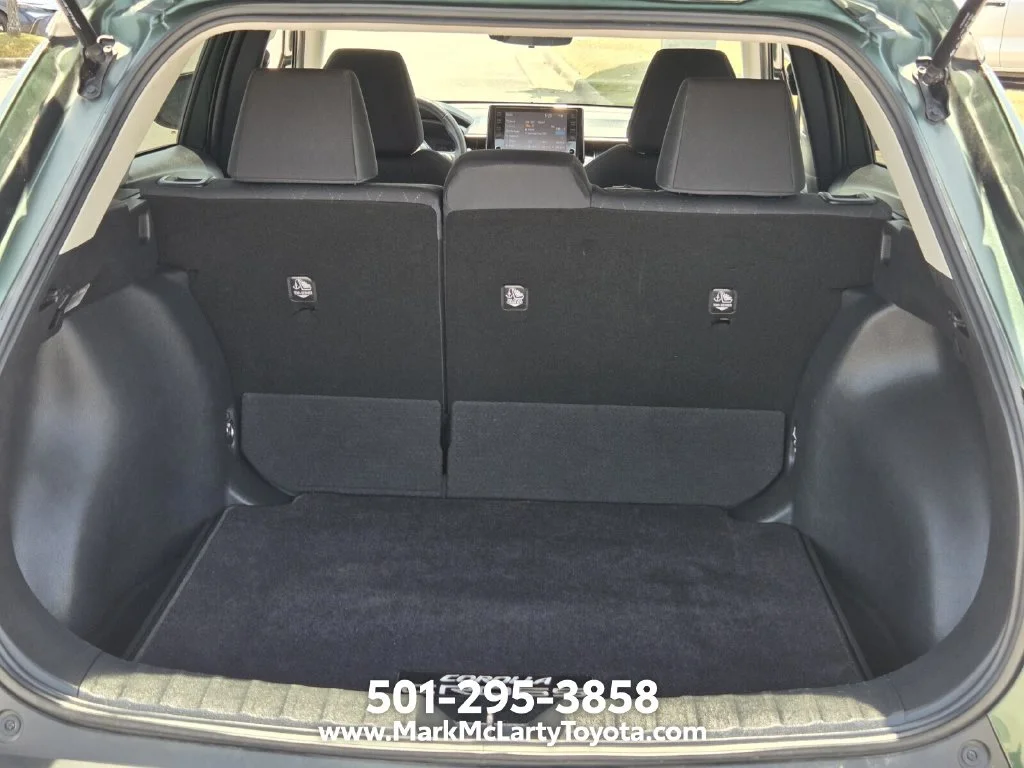 Used 2022  Toyota LE image 13
