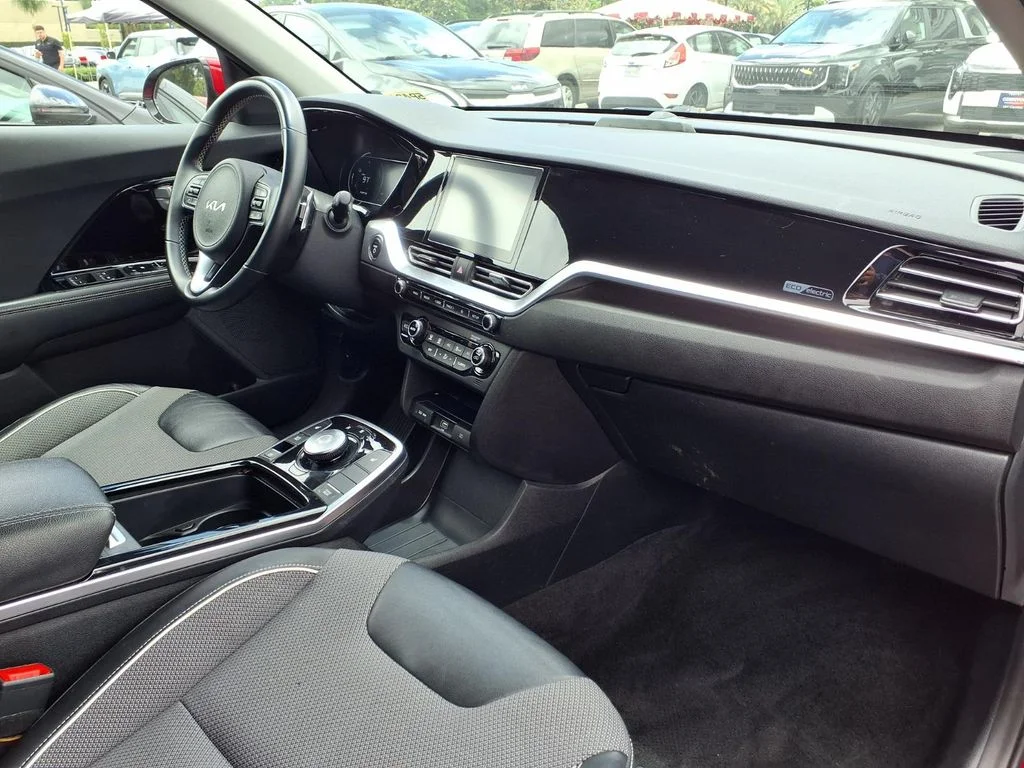 Certified Used 2022 Red Kia S image 15