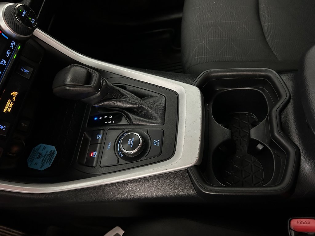 Used 2021 White Toyota XLE image 21