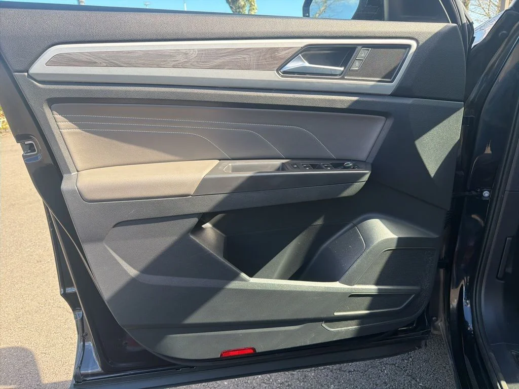 2022 Volkswagen Atlas Cross Sport SE w/Tech - Photo 11