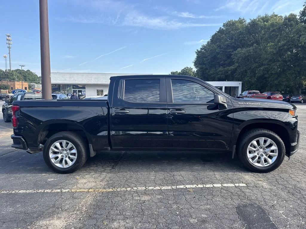 Used 2022 Black Chevrolet Custom image 4