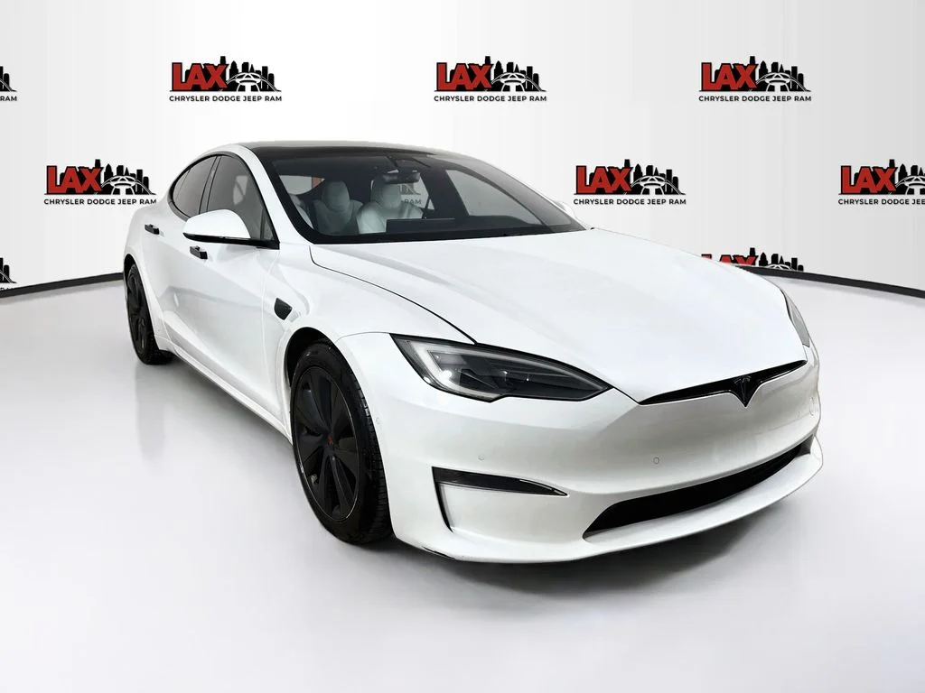 Used 2023 White Tesla Plaid image 1