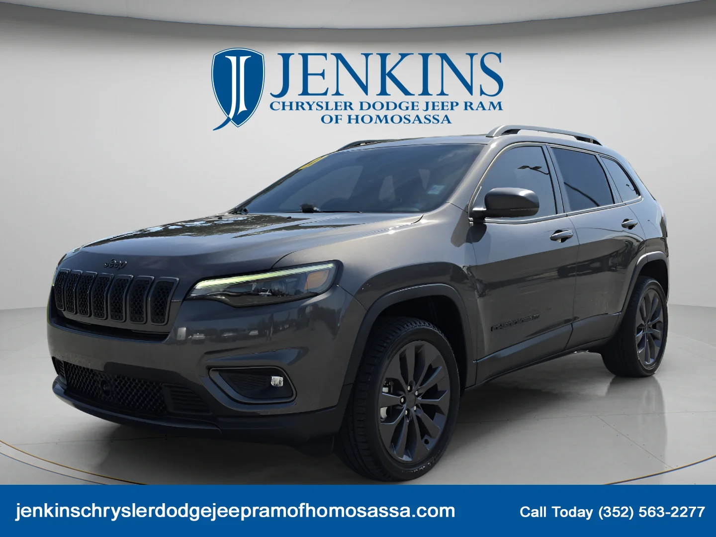 Used 2021 Granite Crystal Metallic Clearcoat Jeep 80th Anniversary image 11