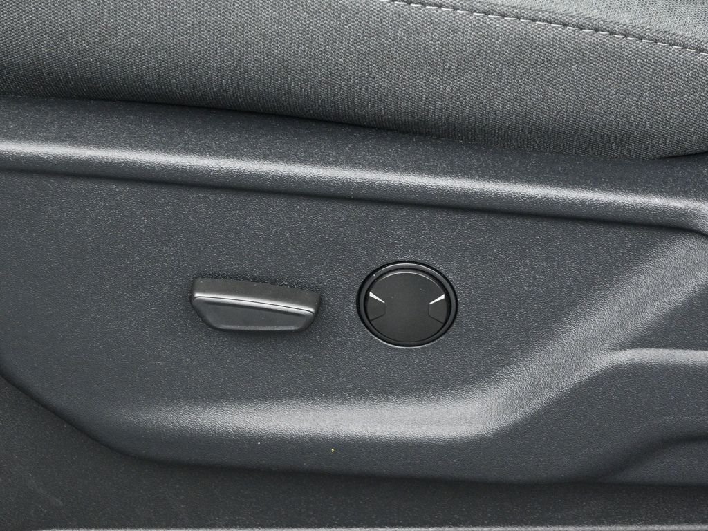 New 2026 Oxford White Ford XLT image 8