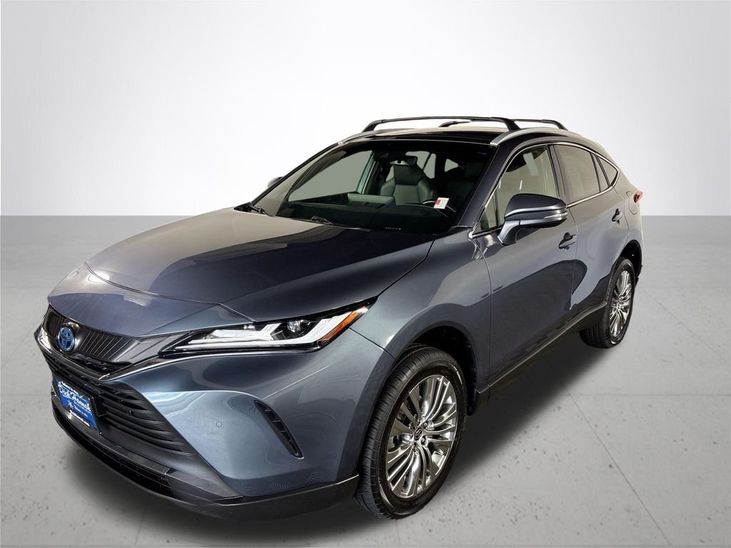 Used 2022 Coastal Gray Metallic Toyota XLE image 2