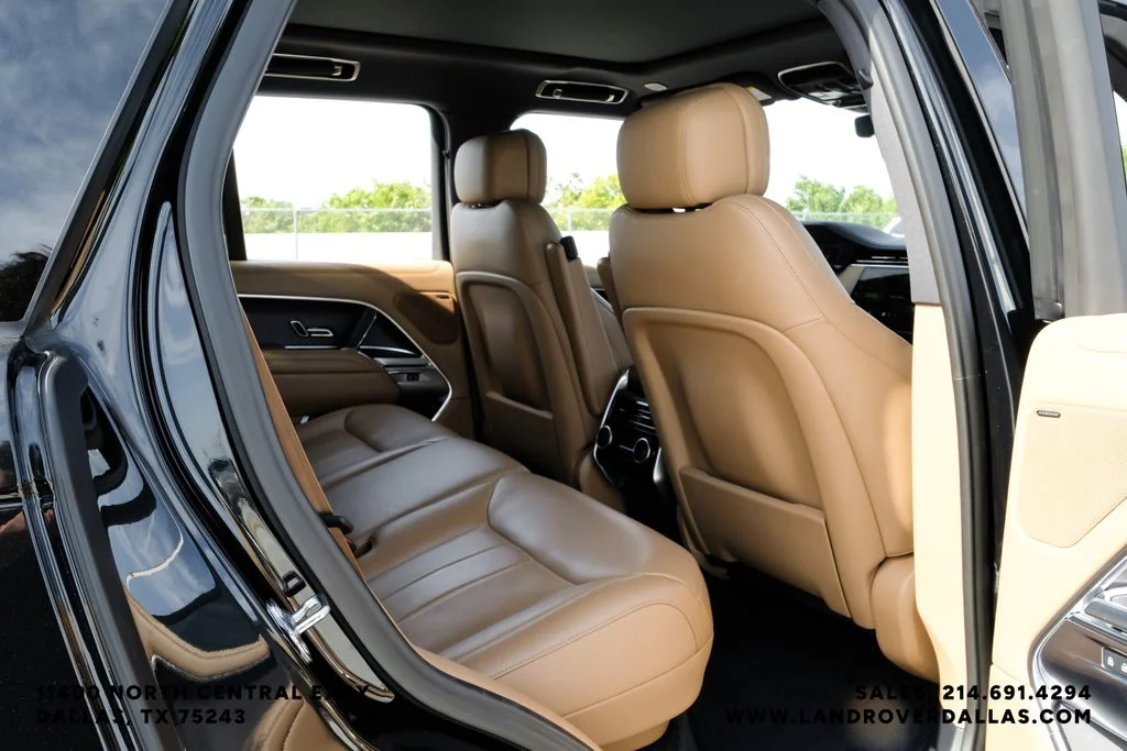 Used 2023 Black Land Rover SE image 39