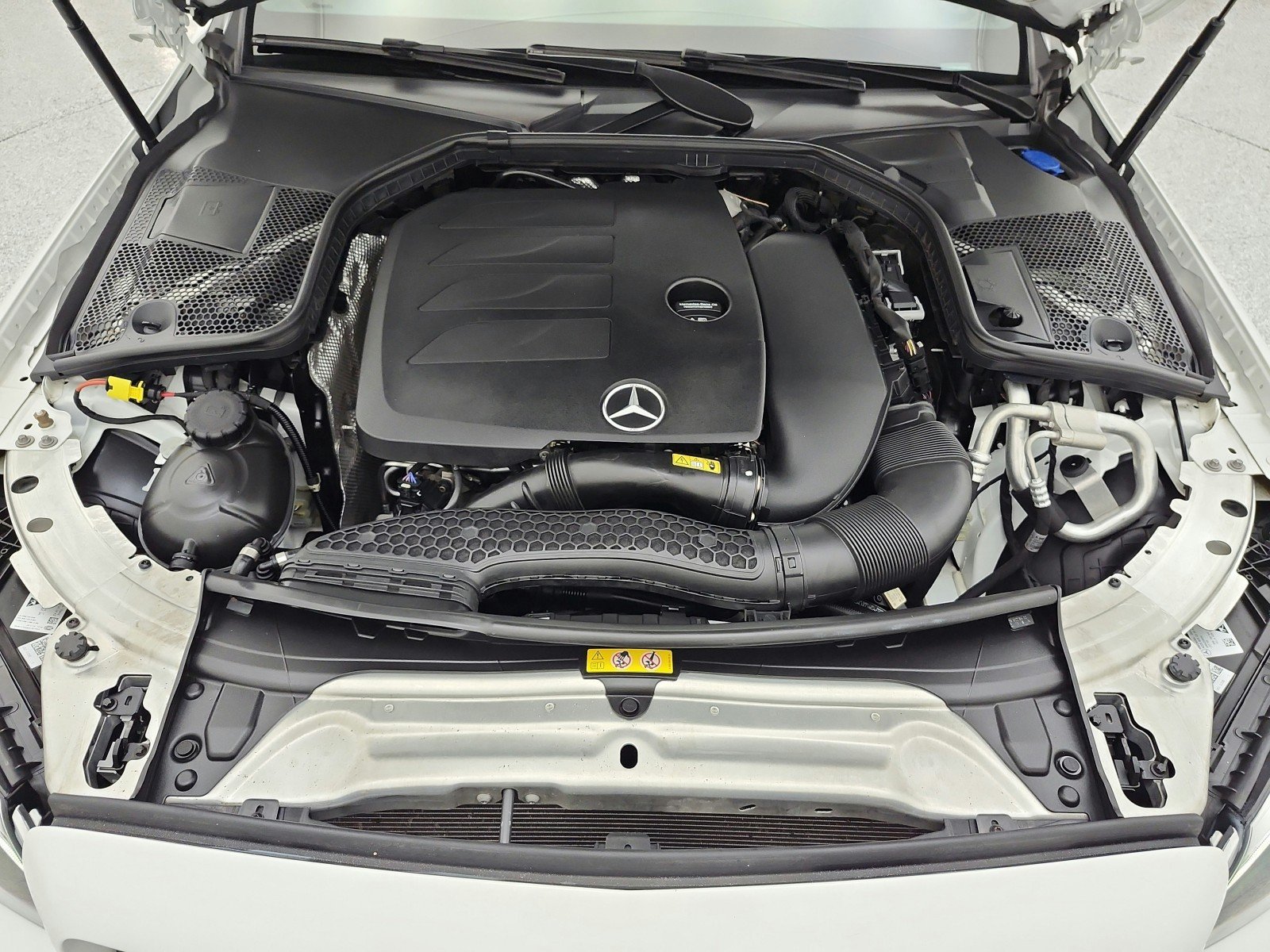 Used 2020 Polar White Mercedes-Benz C 300 Sedan image 17