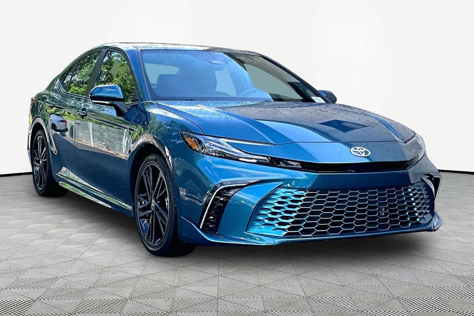 Used 2025 Ocean Gem Toyota XSE image 3