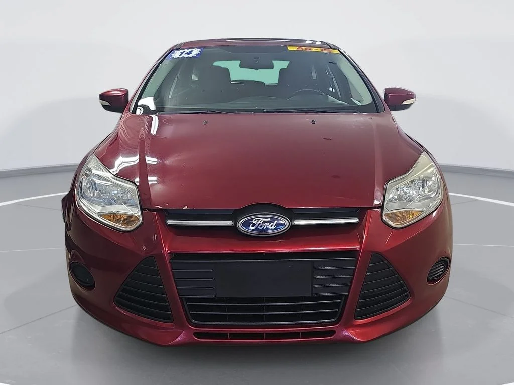 Used 2014 Red Ford SE image 10