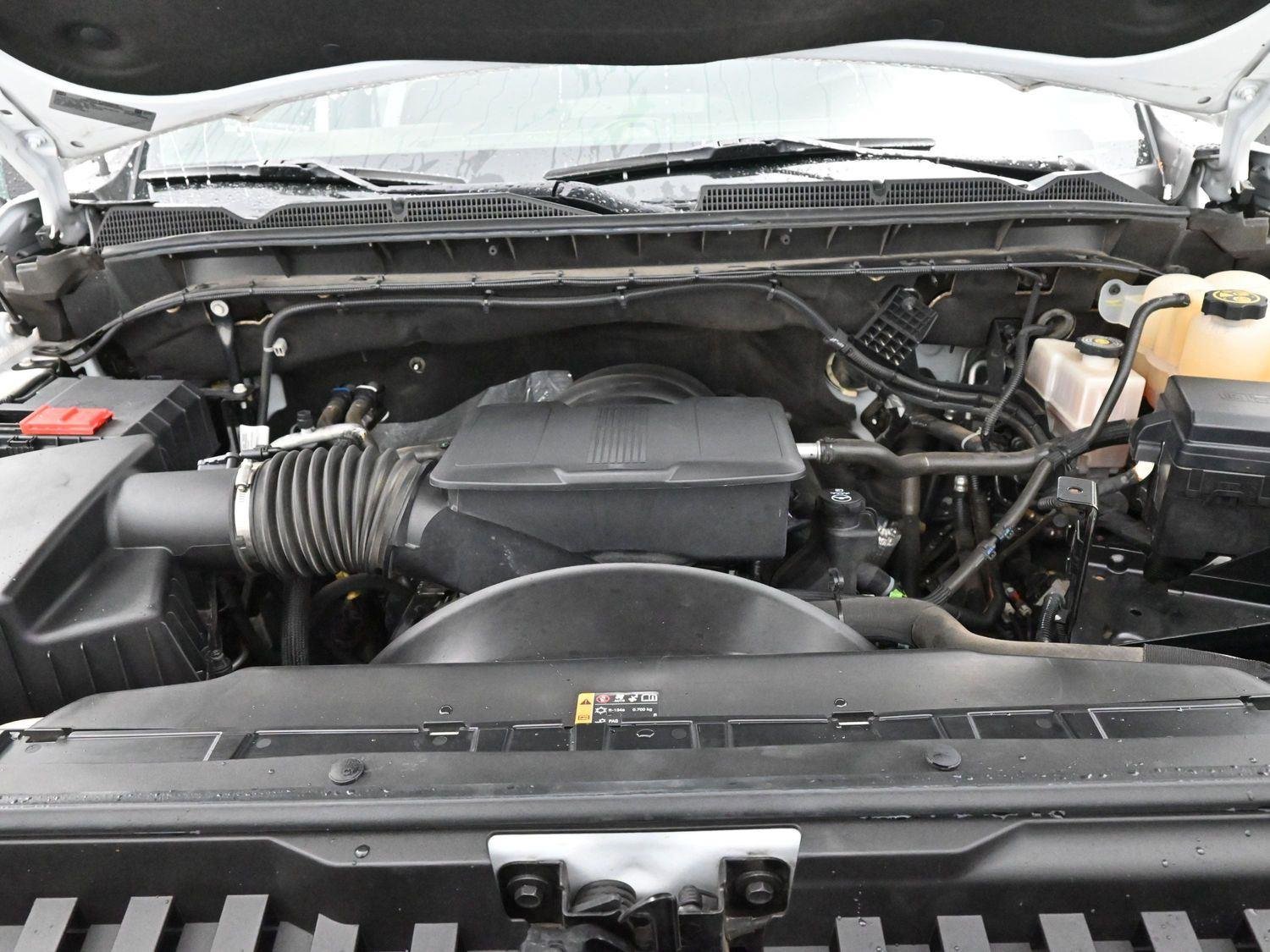 Used 2022 Summit White GMC AT4 image 38