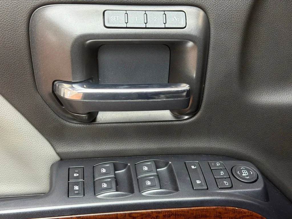 Used 2018 Quicksilver Metallic GMC SLT image 21