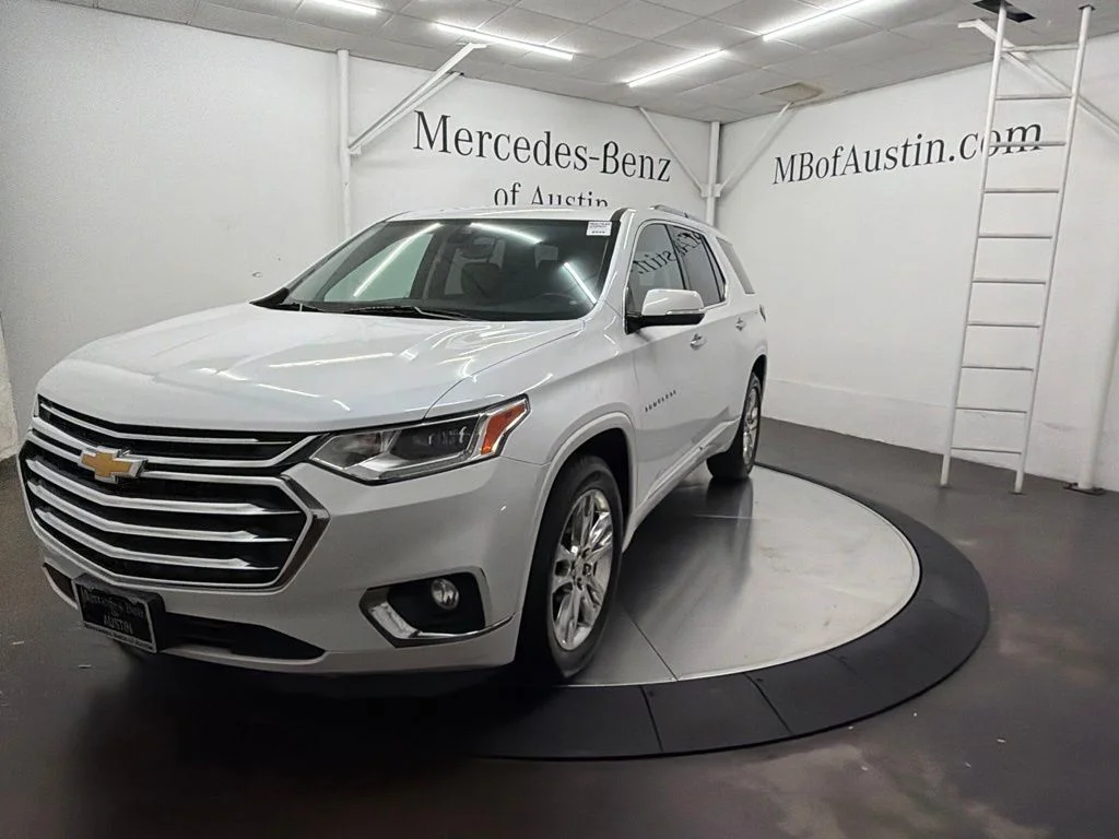 Used 2019 Beige Chevrolet High Country image 3