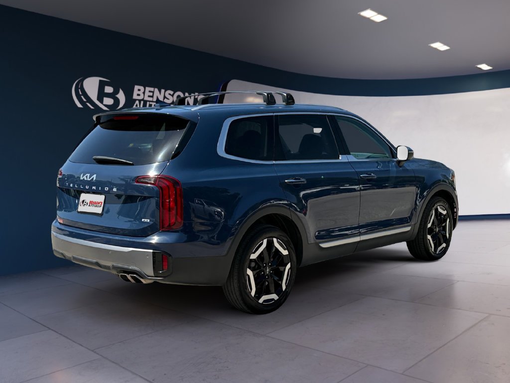 Used 2025 Black Kia S image 5