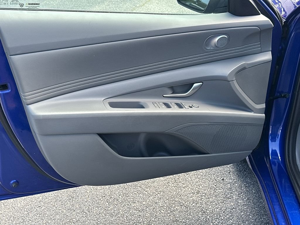 Used 2025 Blue Hyundai SEL Convenience image 10