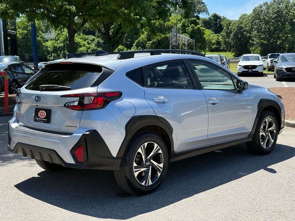 Used 2024 Ice Silver Metallic Subaru Premium image 9