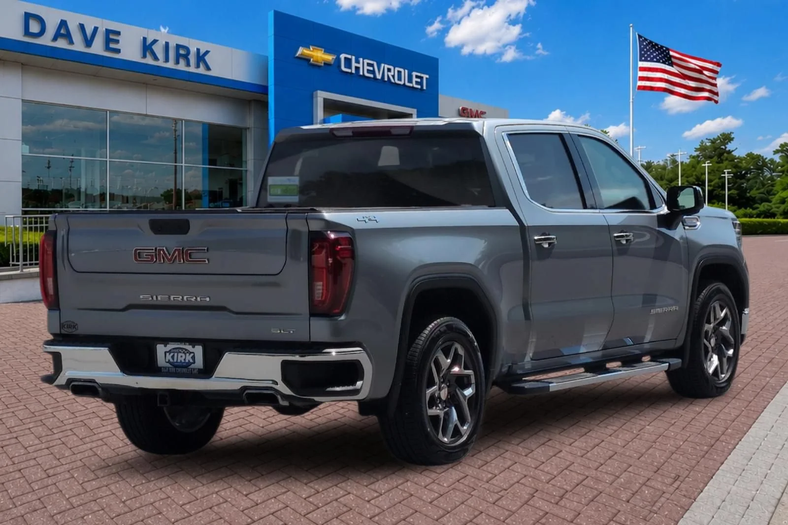 Used 2024 Sterling Metallic GMC SLT image 3
