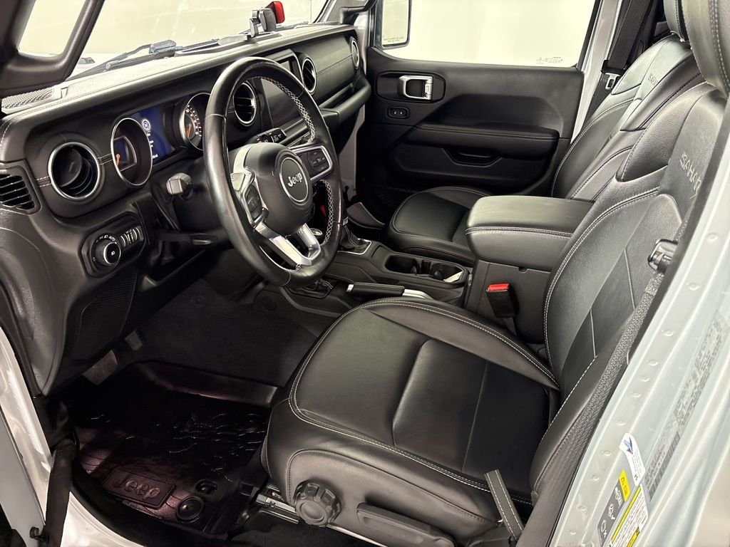 Used 2022 Silver Jeep Unlimited Sahara image 23