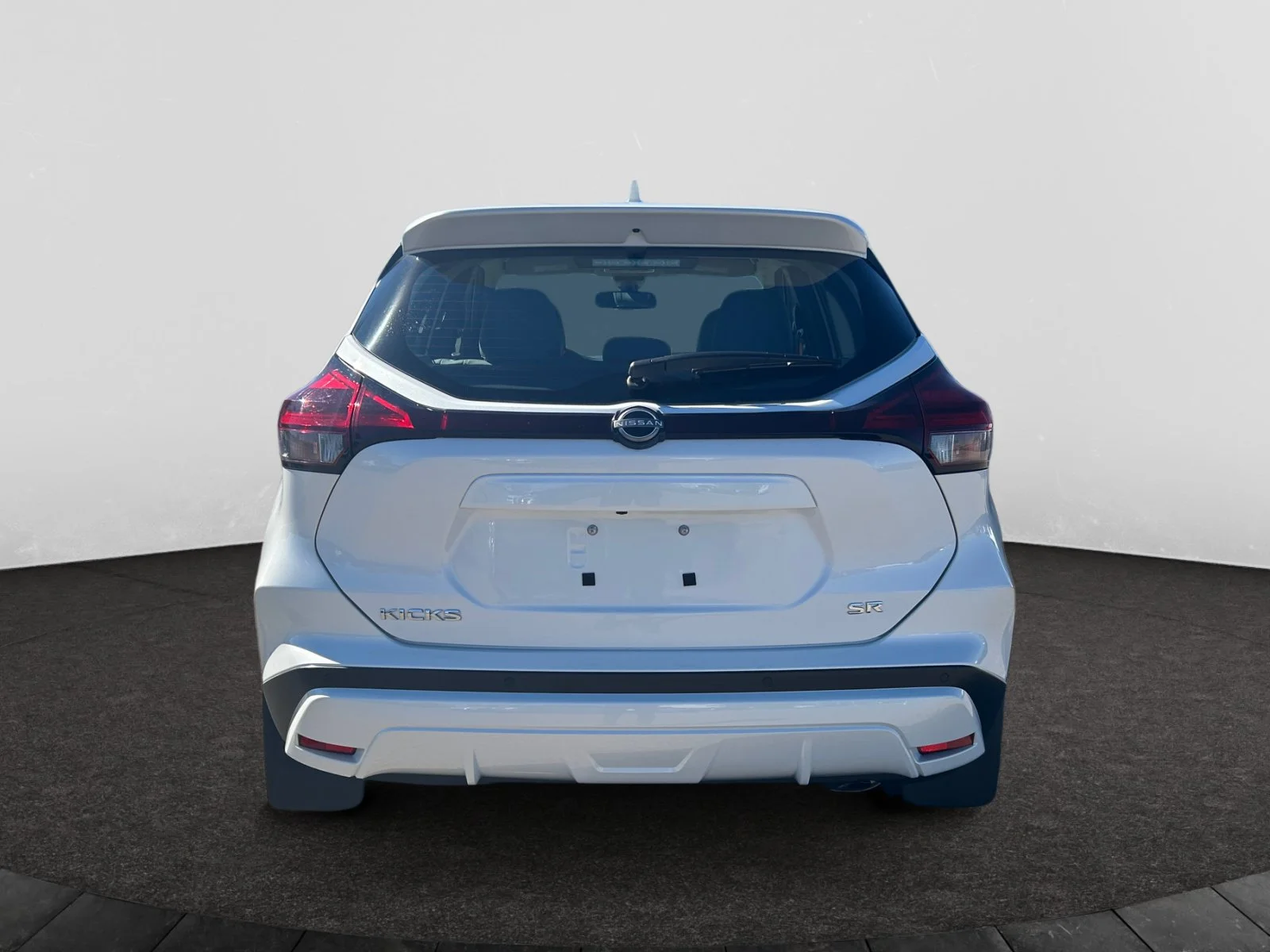 Used 2024 White Nissan SR Premium image 4