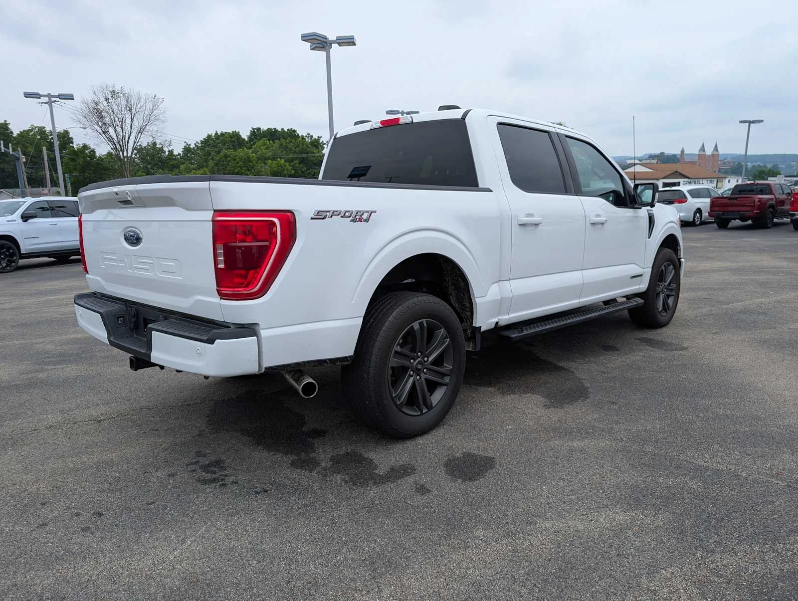 Used 2023 Oxford White Ford XLT image 9
