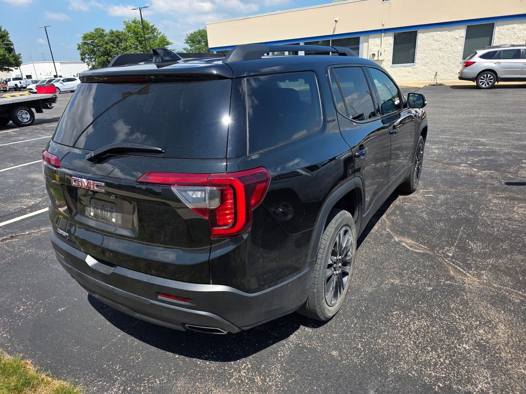 Used 2023 Ebony Twilight Metallic GMC SLE image 4