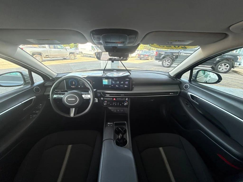 Used 2025 Blue Hyundai SEL image 19