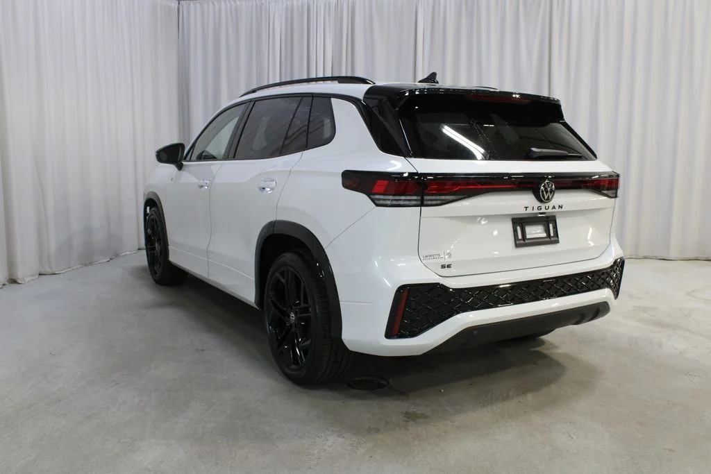 New 2026 White Volkswagen 2.0T SE R-Line Black image 24