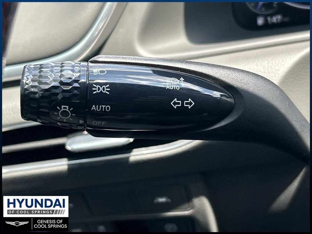 Used 2020 Gray Hyundai SEL Plus image 29
