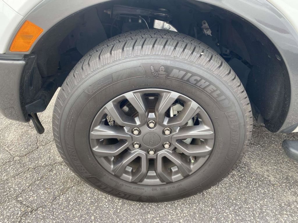 Certified Used 2019 Oxford White Ford XLT image 4