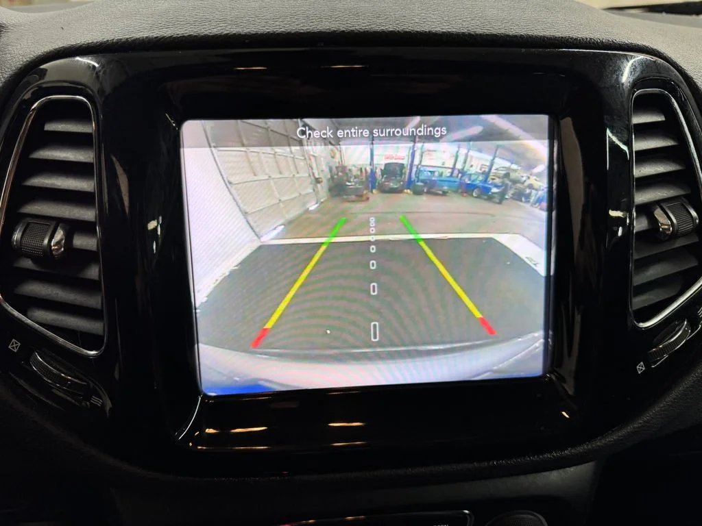 Used 2021 Gray Jeep Limited image 21