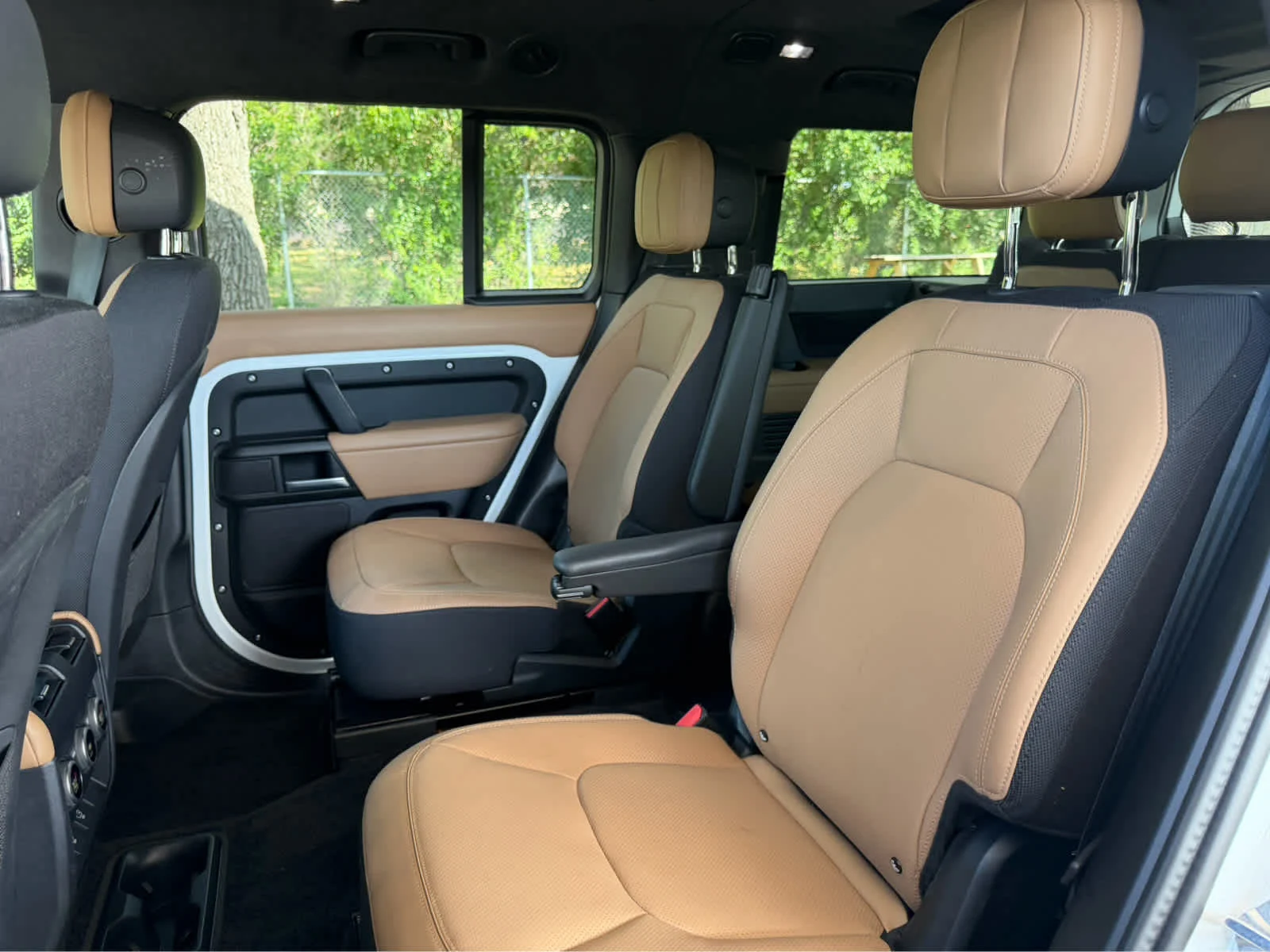 Certified Used 2025 Fuji White Land Rover V8 image 16