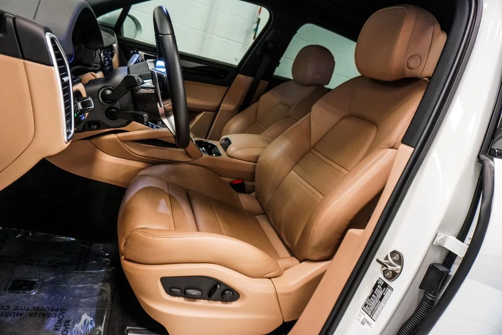 Used 2023 White Porsche Base image 6