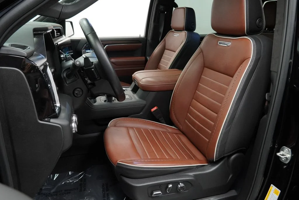 Used 2025 Onyx Black GMC Denali Ultimate image 11