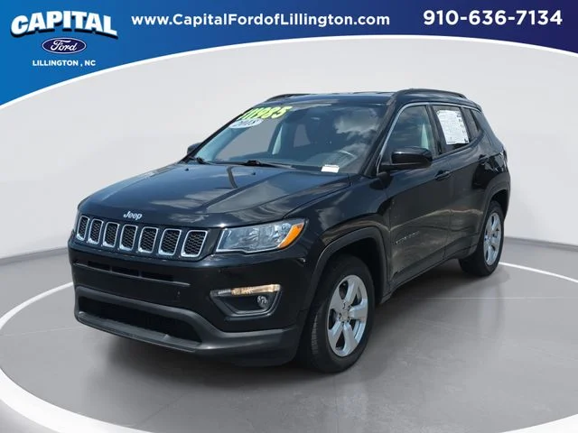 Used 2018 Black Jeep Latitude image 1