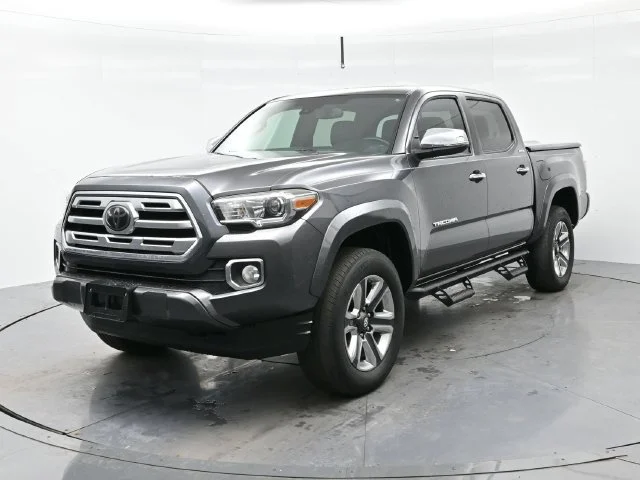 Used 2018 Magnetic Gray Metallic Toyota SR5 image 3