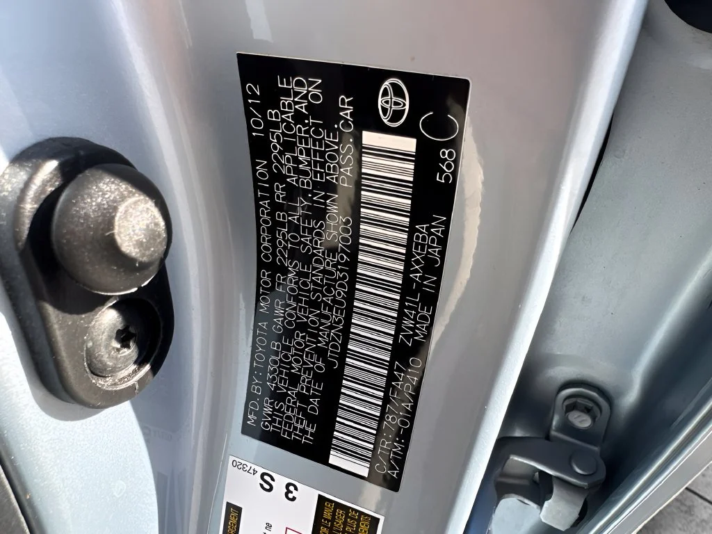 Used 2013 Blue Toyota Two image 29