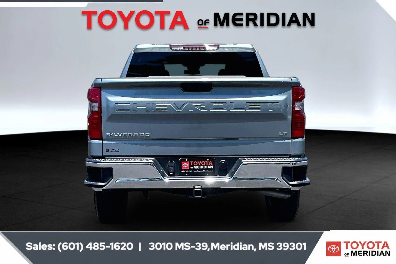 Used 2026 Sterling Gray Metallic Chevrolet LT image 4