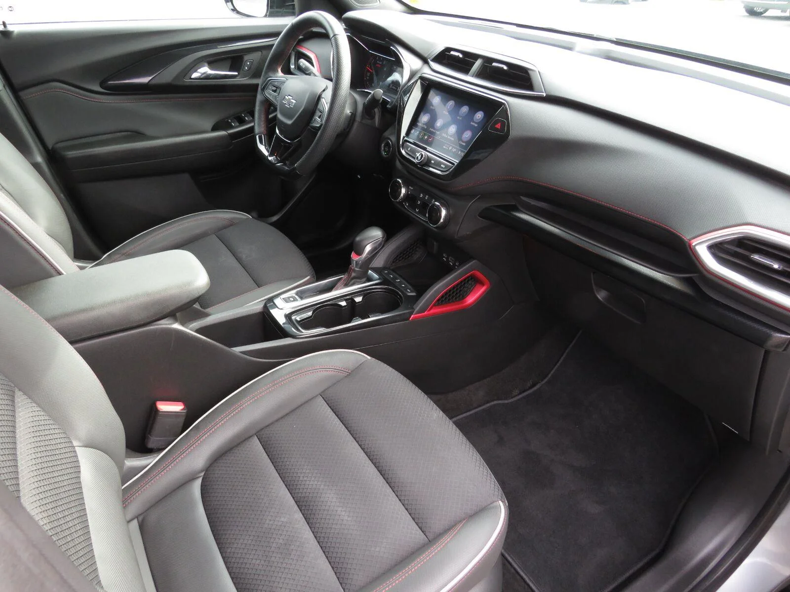 Used 2023 STERLING GRAY METALLIC Chevrolet RS image 18