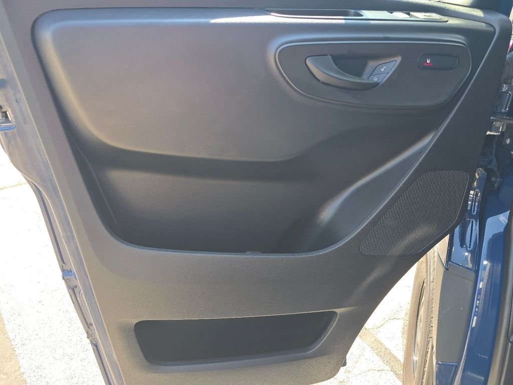 Used 2025  Mercedes-Benz Cargo 144 WB image 20