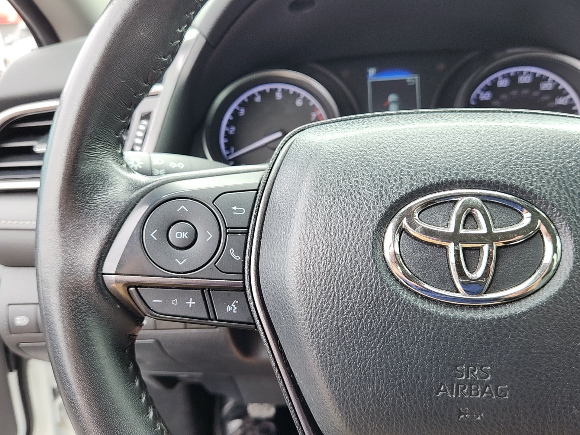 Certified Used 2024 Ice Cap Toyota SE image 18