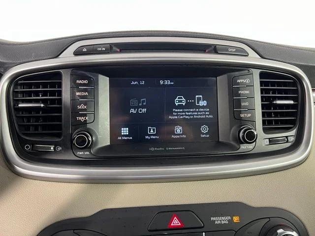 Used 2018 Red Kia LX image 21