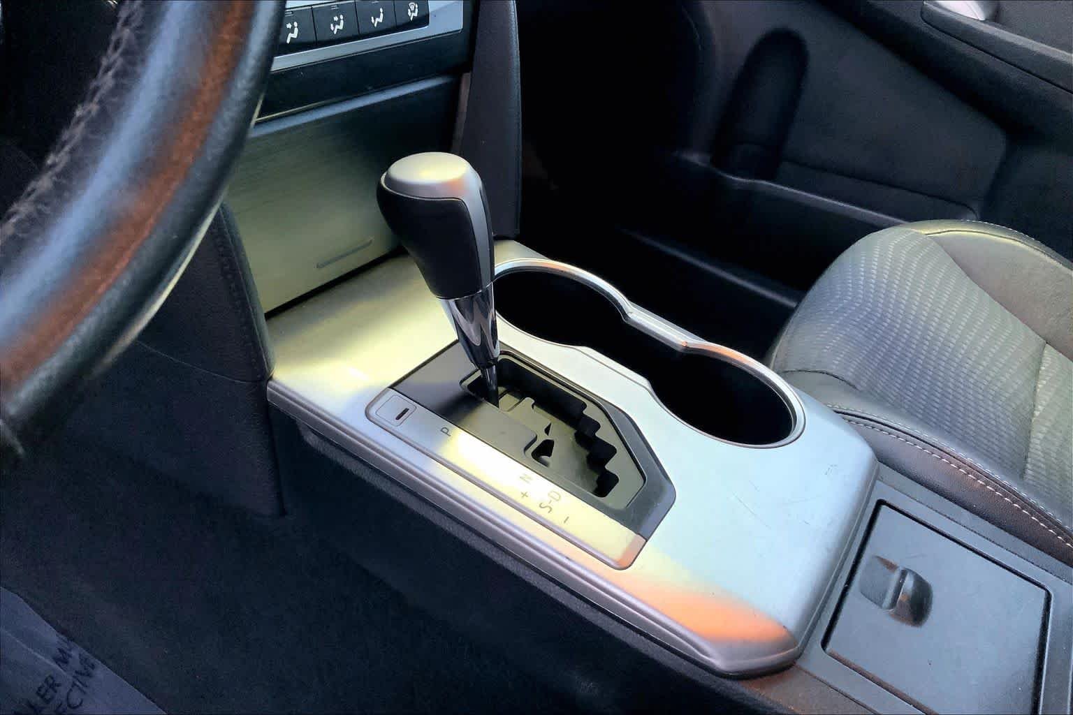 Used 2014 Magnetic Gray Metallic Toyota SE image 13