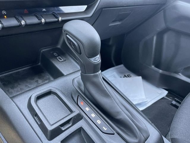 Used 2024  Chevrolet Work Truck image 30