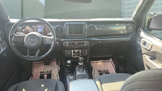 Used 2020 Black Jeep Unlimited Sport Altitude image 10
