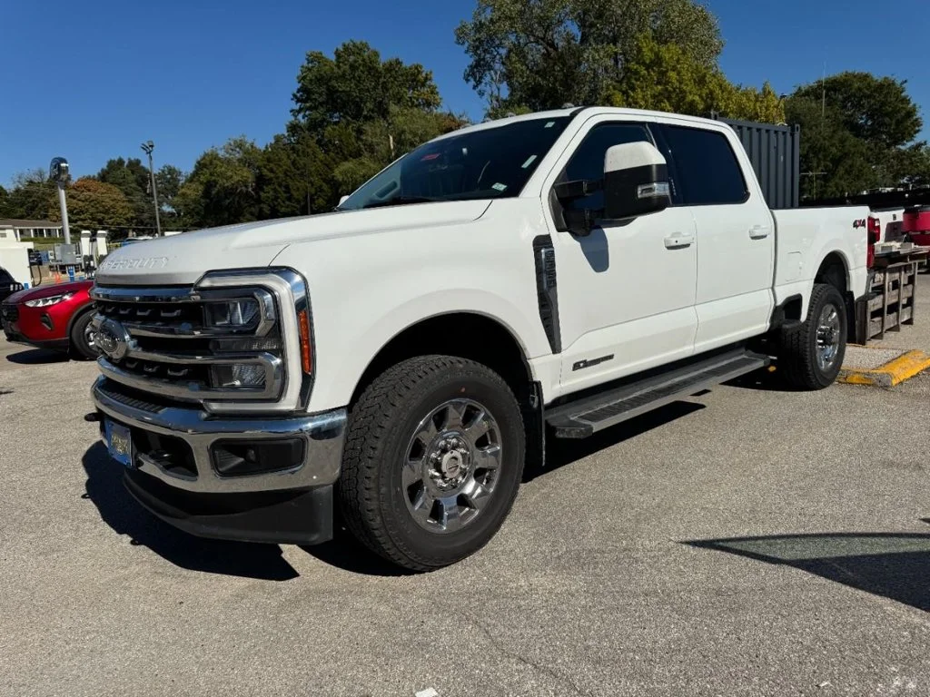 Used 2023 Oxford White Ford Lariat image 6