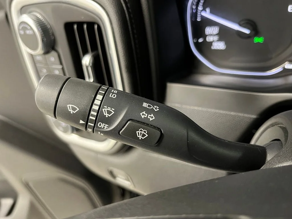 Used 2021 Black GMC Elevation image 31