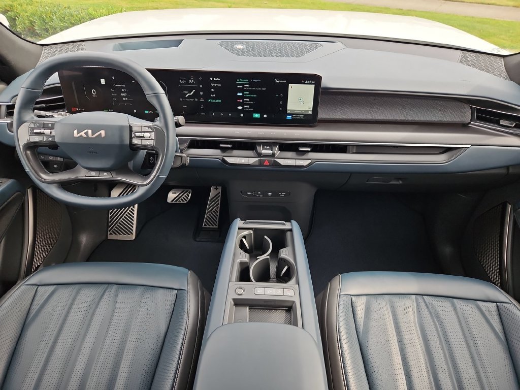Used 2024 Snow White Pearl Kia GT-Line image 22