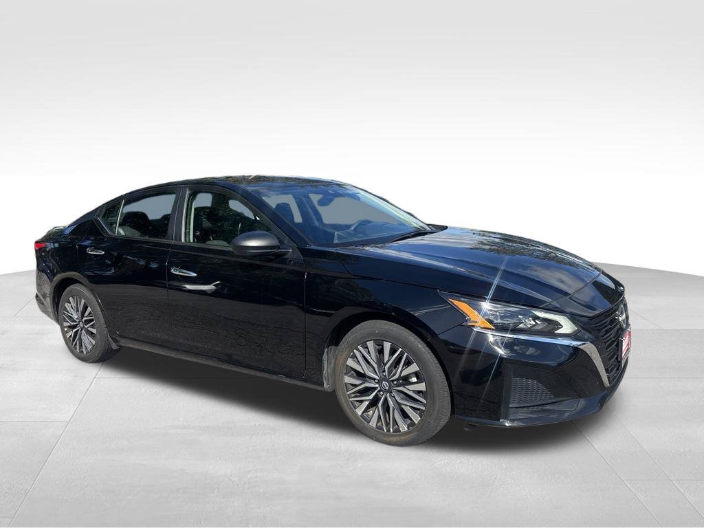 Used 2025 Black Nissan 2.5 SV image 3