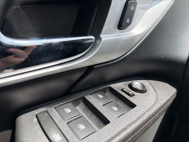 Used 2017 White Frost Tricoat GMC SLT image 30