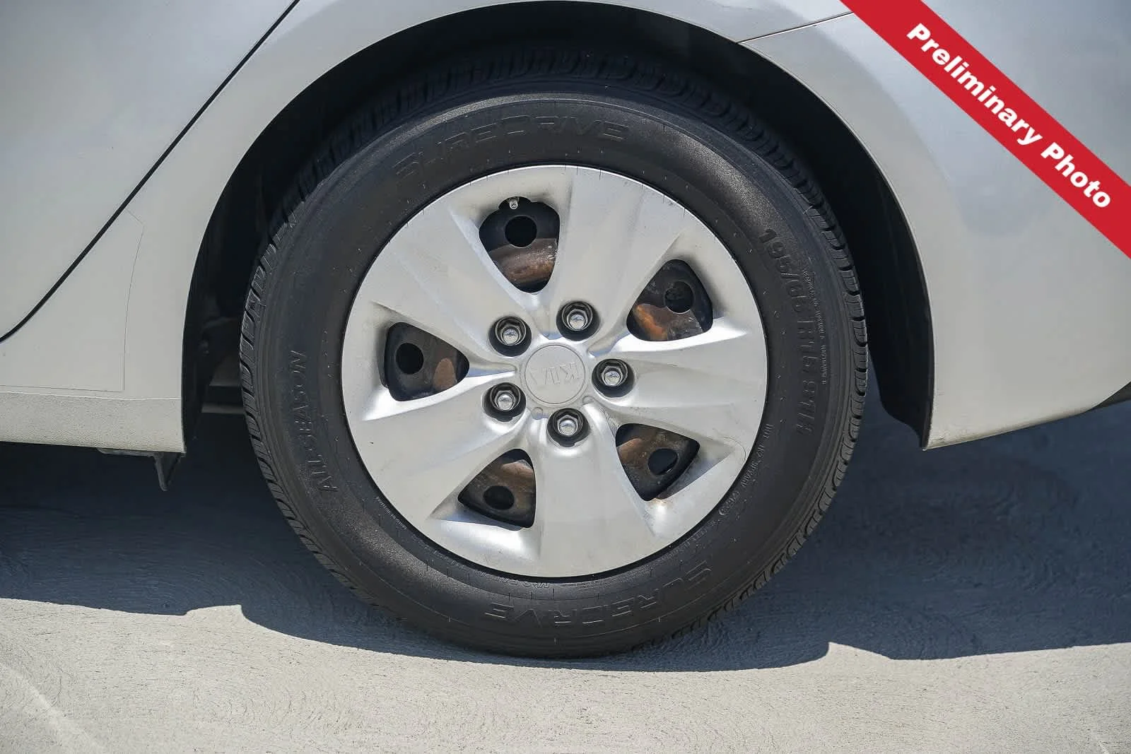 Used 2016 Silky Silver Kia LX image 11