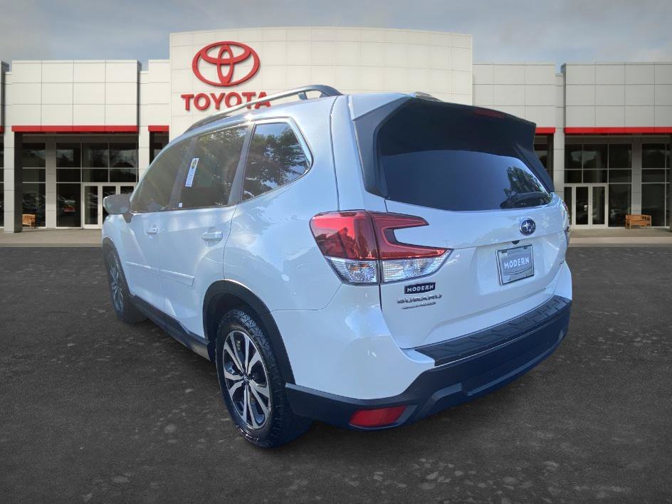 Used 2022 Crystal White Pearl Subaru Limited image 6
